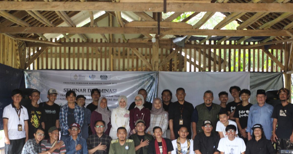 Di Jasinga Bogor, Relief Makam Tua Lahirkan Motif Batik Baru