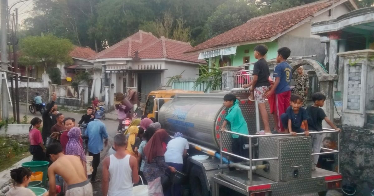 Tiga Bulan Kekeringan di Nanggung, Perumda Tirta Kahuripan Kirim Air 4 Kali Seminggu ke Hambaro