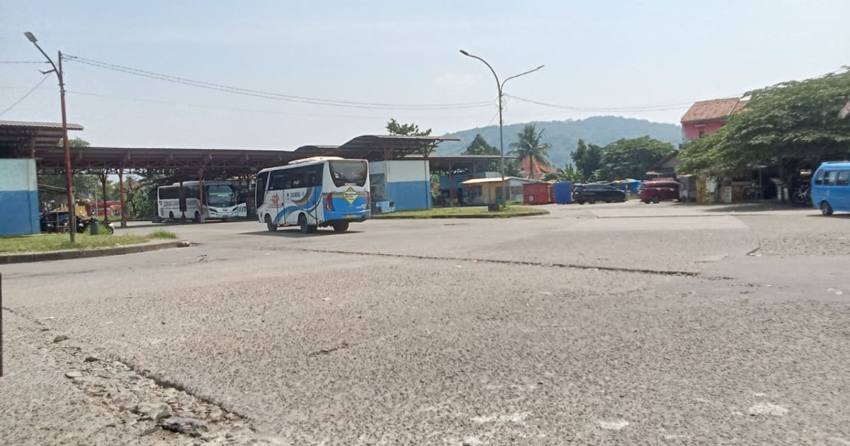 UPT Jalan Wilayah V Bungkam Soal Jalan Rusak di Terminal Leuwiliang