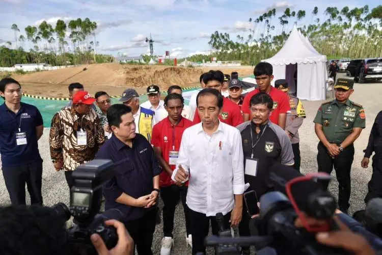 Target Selesai Mei 2024, Jokowi Tinjau Progres Pembangunan Training Center PSSI di IKN