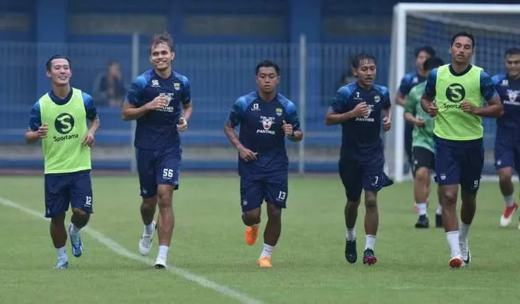 Bojan Hodak Rencanakan Program Latihan Intens Persib Jelang Lanjutan Liga 1