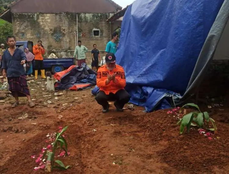 Kronologi Pasutri yang Tewas Tertimpa Longsor Tebing 8 Meter di Dramaga Bogor