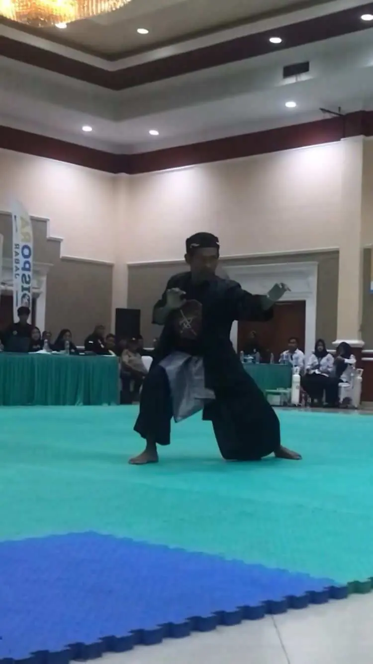 Festival Pencak Silat Tradisi Jabar 2023, Hendra Sabet Juara Tiga Kategori Sesepuh