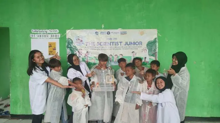 Peduli Anak Jalanan di Leuwiliang, Rumah Harapan Genre dan Mahasiswa IPB Gelar Program The Scientist Junior