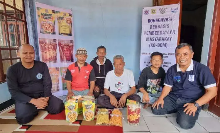 Kolaborasi Pabrik AQUA Caringin, Berdayakan Kelompok Tani Garuda Ngupuk