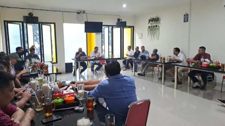Beredar Foto Pertemuan TPP Musorkab Dengan Calon Ketua KONI, Nungki : Saya Hadir Sebagai Cabor!