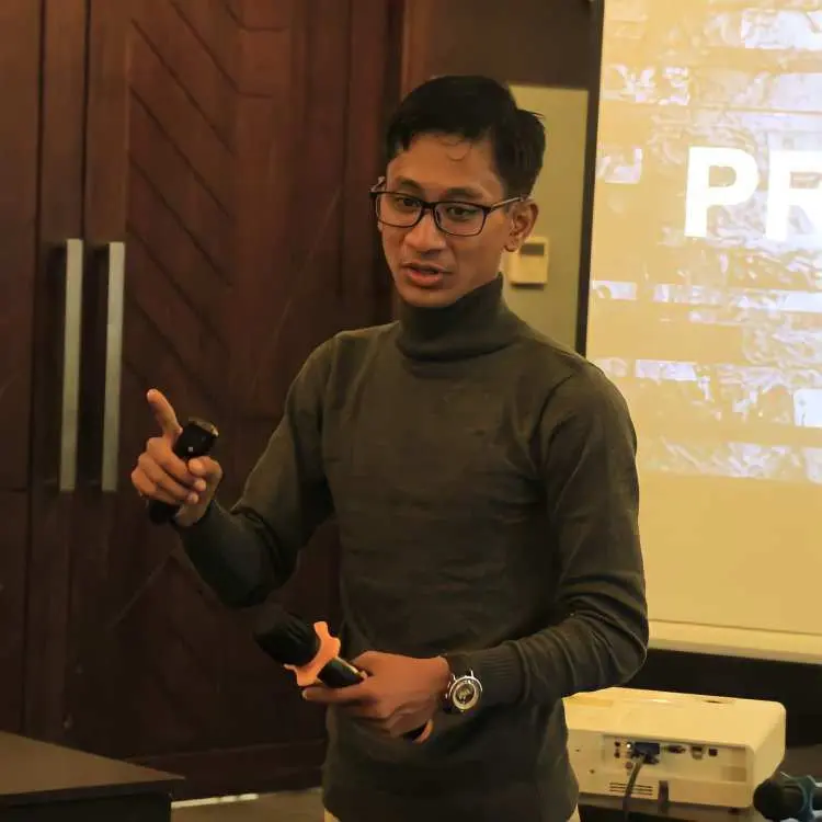 Viral, Curhatan Sarjana UI Kalah Saing Dengan Lulusan STM, Karvin Fadila CEO SIP Development Center Angkat Bicara