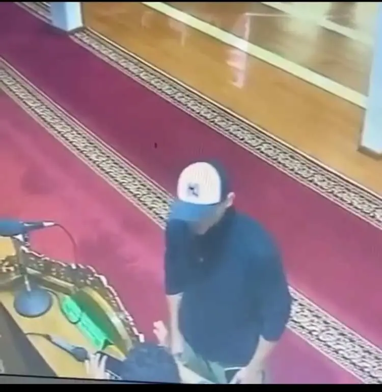 Keterlaluan, WNA Australia Ini Berani Ludahi Imam Masjid Al Muhajir Kota Bandung