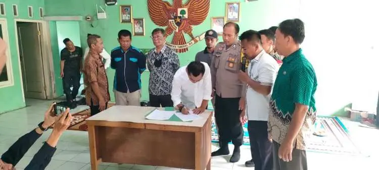 Kondisi Kantor Kades Curugbitung Kosong, Tim Salaman Bingung Aset Desa Ada Di Mana?