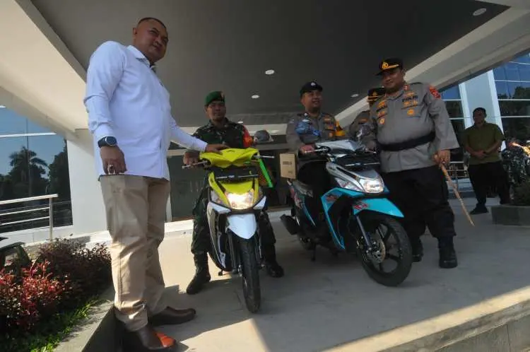 Bongkar Kasus Narkoba Di Cibinong, Babinsa dan Bhabinkatibmas Ini Dapat Sepeda Motor Dari Ketua DPRD Kabupaten Bogor Rudy Susmanto