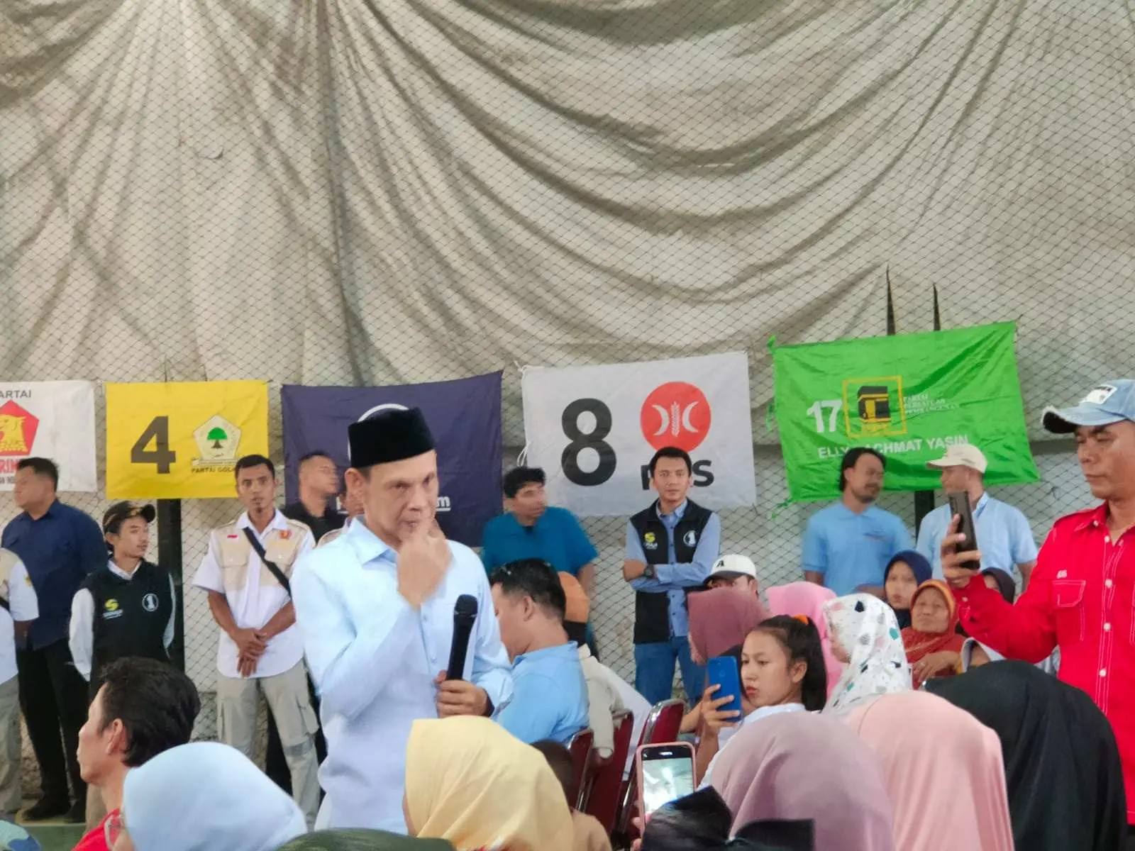 Kampanye Di Rumpin, Jaro Ade Tampung Aspirasi Warga Soal Air Bersih