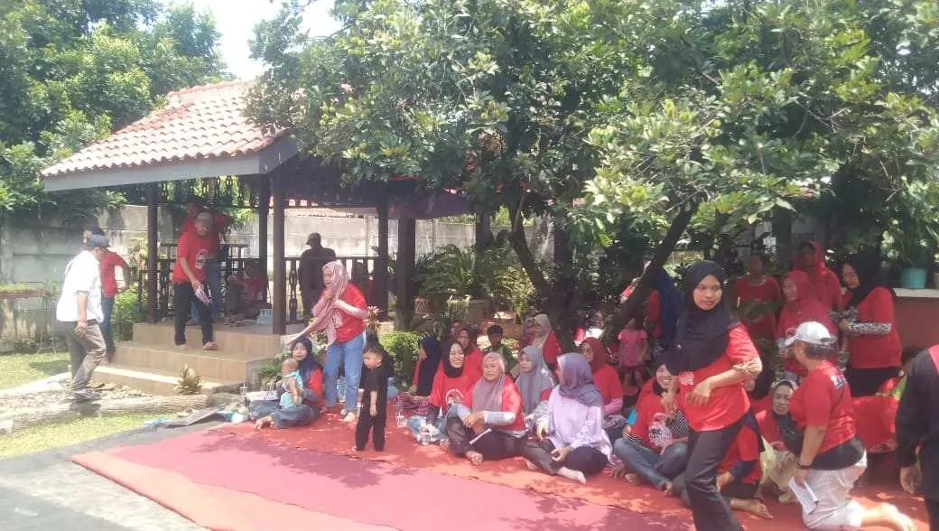 Turun Gunung Bantu Suami, Erny Fatriawaty Optimis Paslon Bayu - Kang Mus Didukung Rakyat