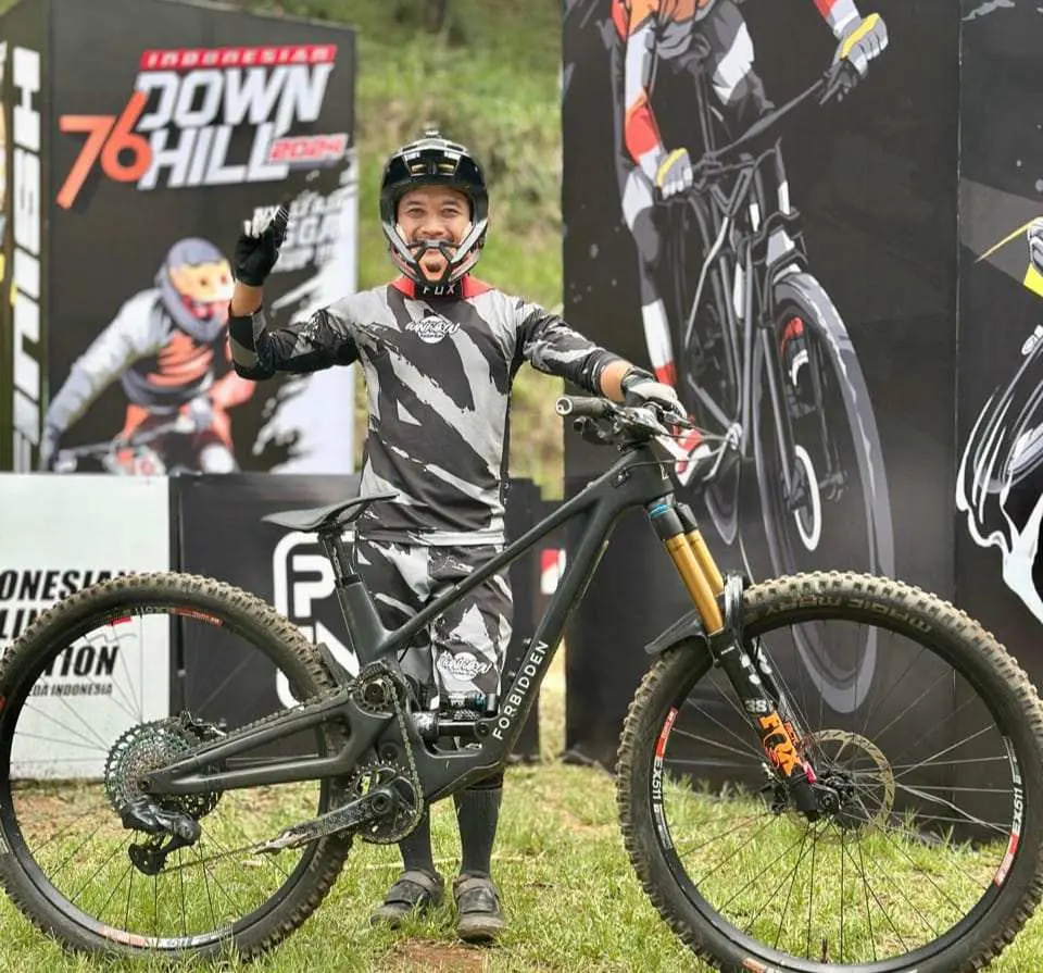 Ateng B-Boy, Pebalap Asal Cisarua Raih Juara Umum Nasional 75 Indonesia Downhill 2024
