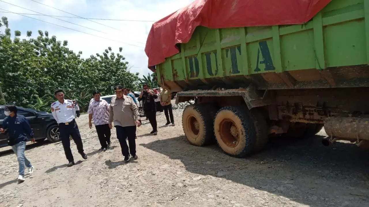 Ada Kunjungan Pj. Bupati Bogor, Kantong Parkir Truk Tambang Parung Panjang Mendadak Ramai