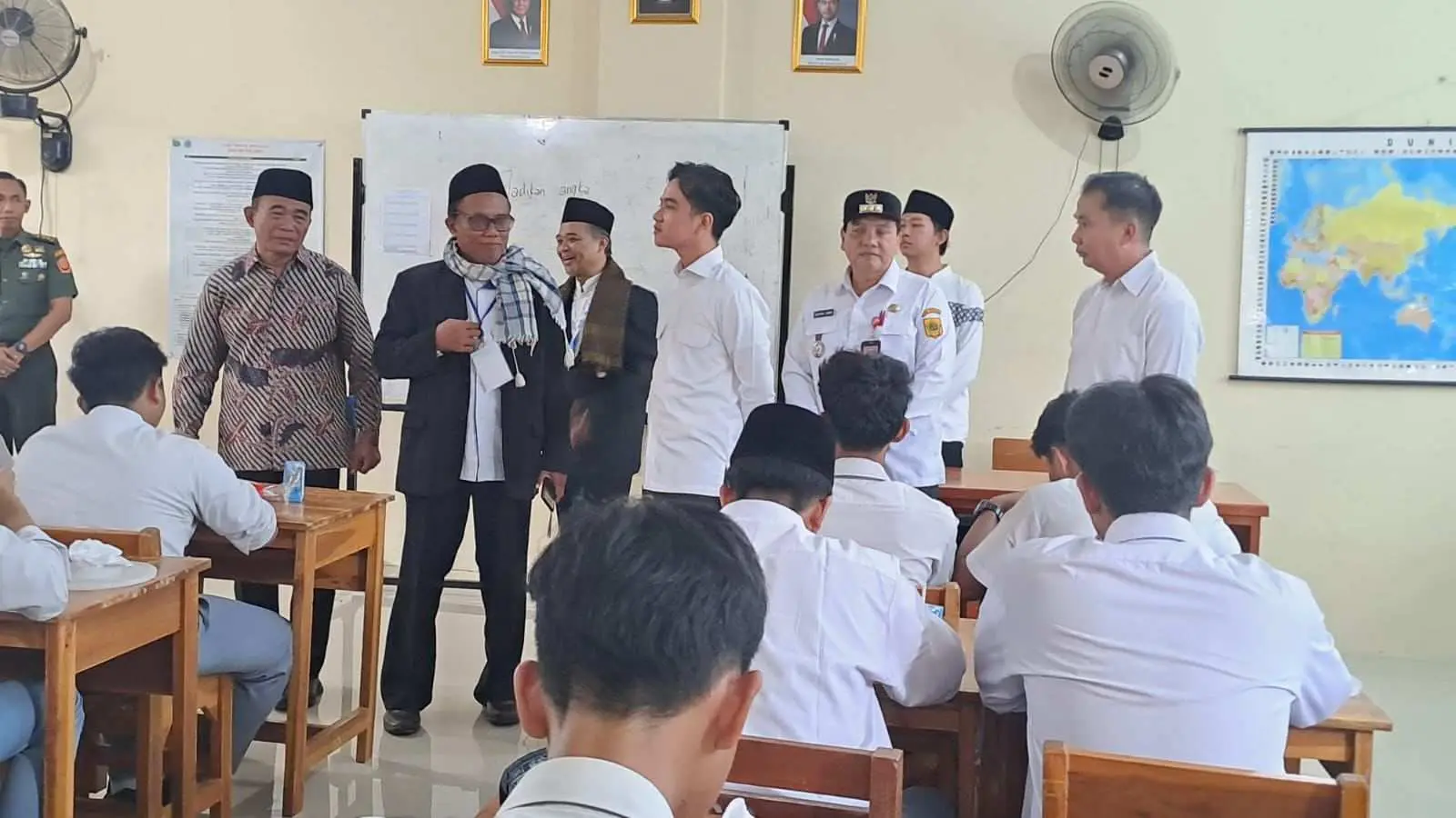 Pj Bupati Bogor Dampingi Wapres RI Tinjau Kesiapan Program Makan Bergizi Gratis