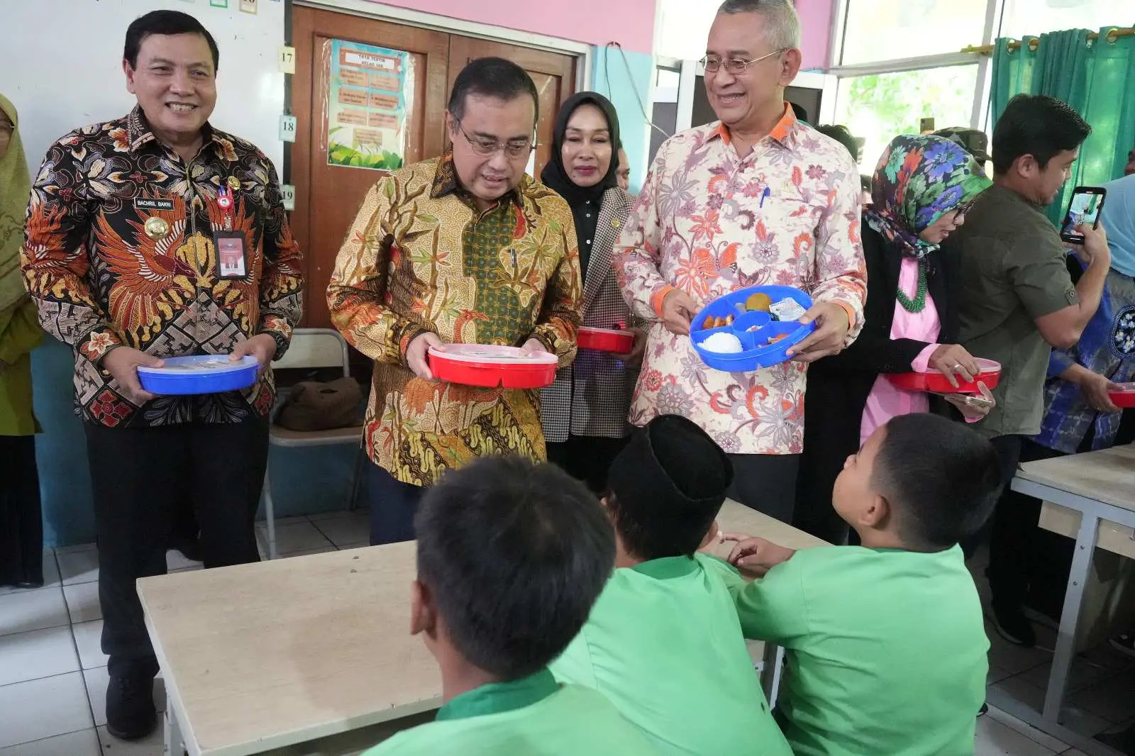Pemkab Bogor Uji Coba Terapkan Program Makan Bergizi Gratis Di SDN 01 Pakansari Cibinong