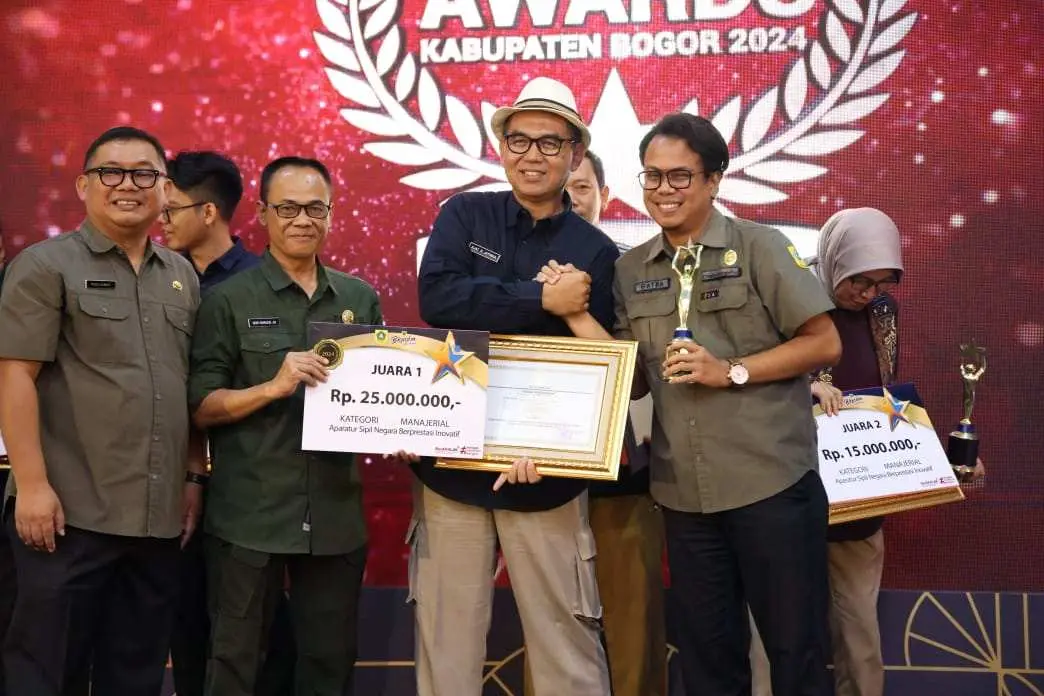 Sejumlah ASN Berprestasi Terima Penghargaan ASN Award 2024 Tingkat Kabupaten Bogor