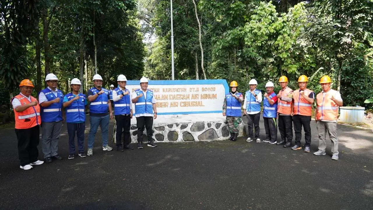 Pj Bupati Bogor Bachril Bakri Tinjau Sumber Air Ciburial, Pastikan Kualitas dan Keberlanjutan