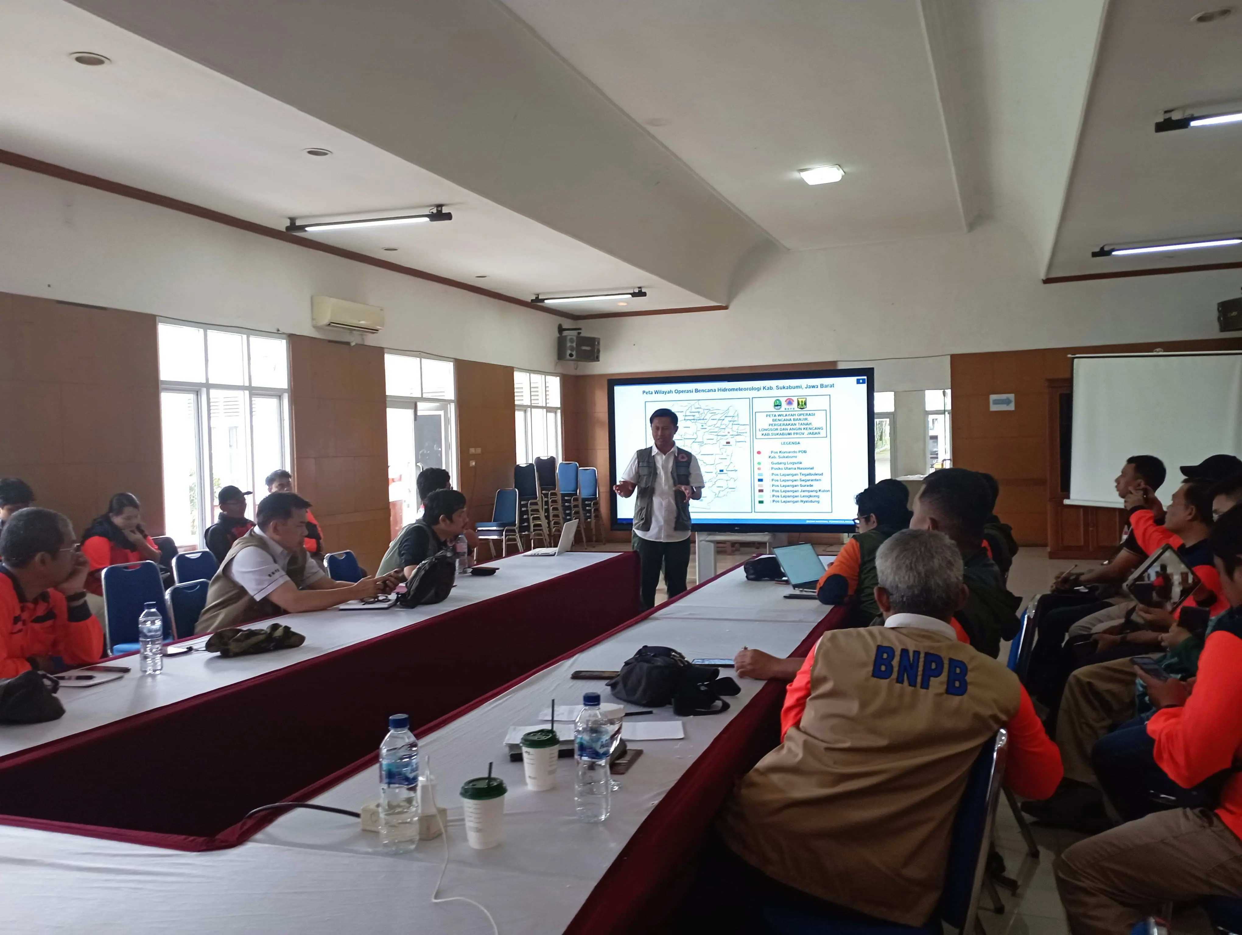 Kepemimpinan Dalam Situasi Krisis: Fungsi Komando Penanganan Darurat Bencana Secara Multihelix Dalam Penanganan Darurat Bencana Hidrometeorologi Basah di Kabupaten Sukabumi