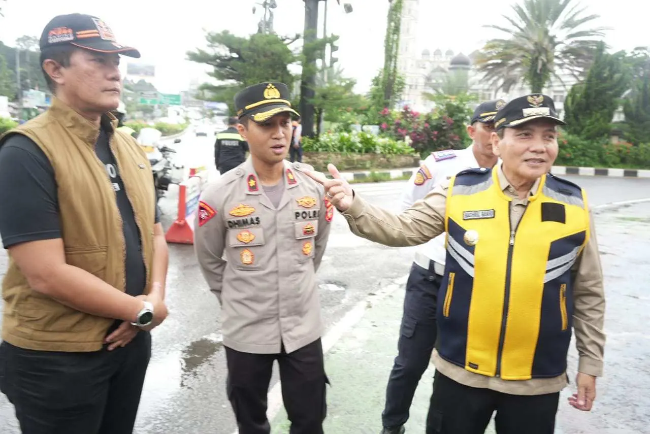 Pj Bupati Bogor Pantau 'Long Weekend' di Puncak