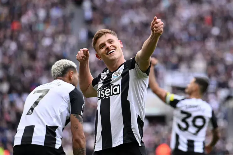 Newcastle Permalukan MU 4-1 di Liga Inggris, Debut Altay Bayindir Jadi Mimpi Buruk
