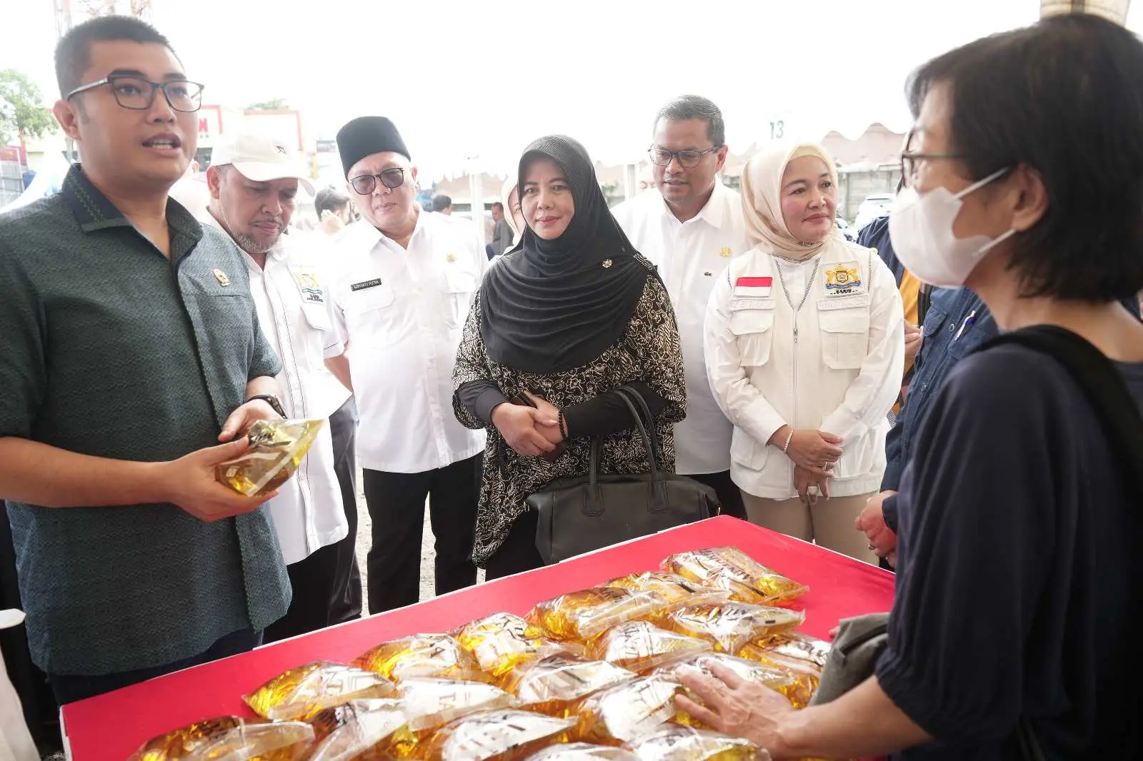 Kolaborasi Pemkab Bogor dan Kadin Gelar Bazar Pangan Murah