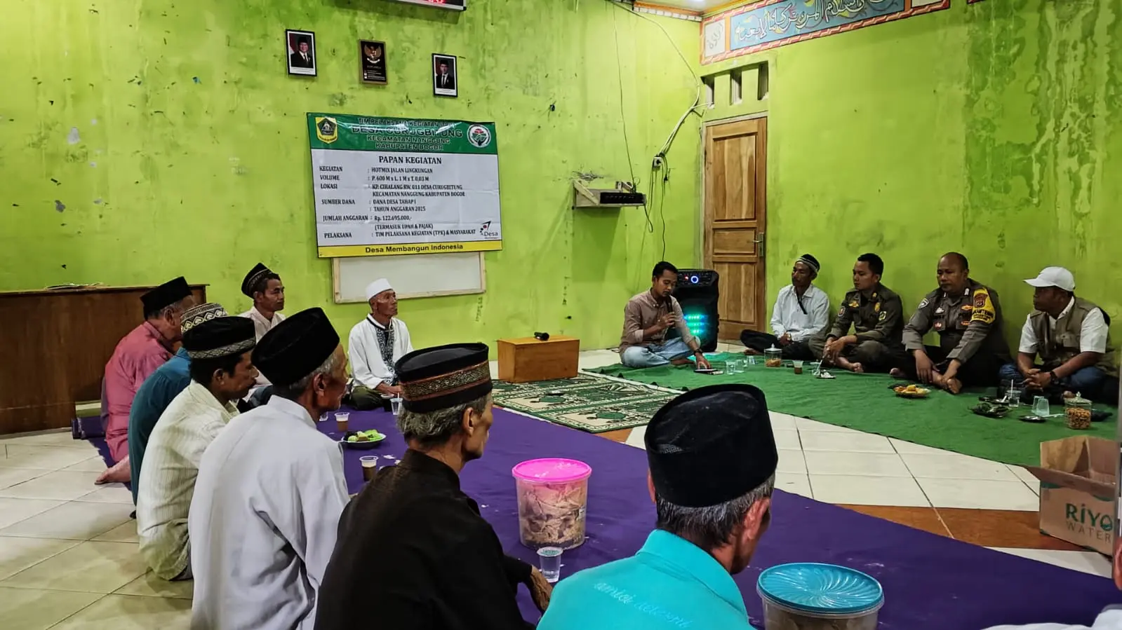 Transparansi Pemdes Curugbitung, Kepala Desa Gelar Sosialisasi Proyek Hotmix