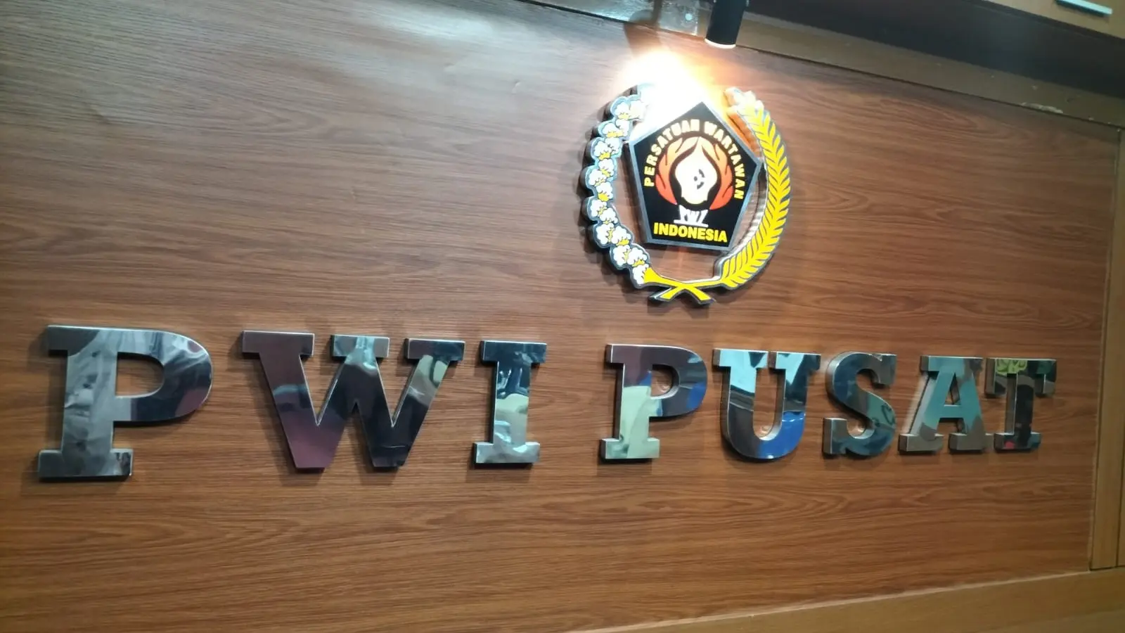 Ketum PWI Sah Hendry Ch Bangun Tanggapi Cash Back: Dukung Polisi, Tolak Opini Sesat