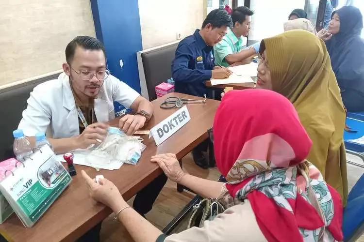 Nasdem Gelar Pemeriksaan Kesehatan Gratis untuk Warga Cimandala Bogor