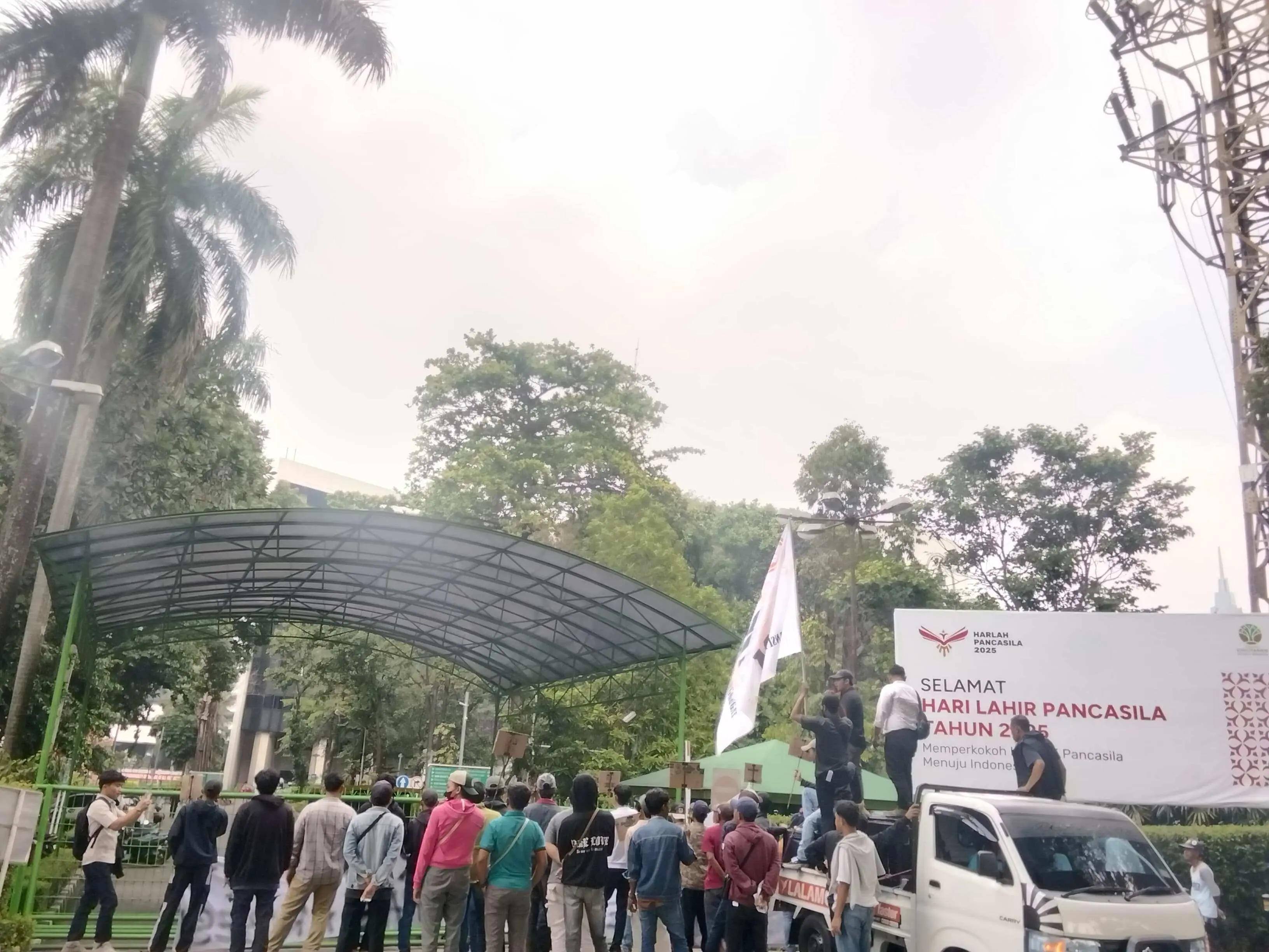 Aksi Massa Meledak, AMM Desak Bongkar Pagar Besi Hutan Lindung di Nanggung