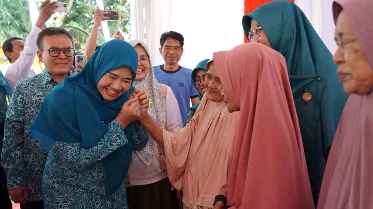 Ketua TP PKK Kab Bogor Kunker ke Kecamatan Tajurhalang