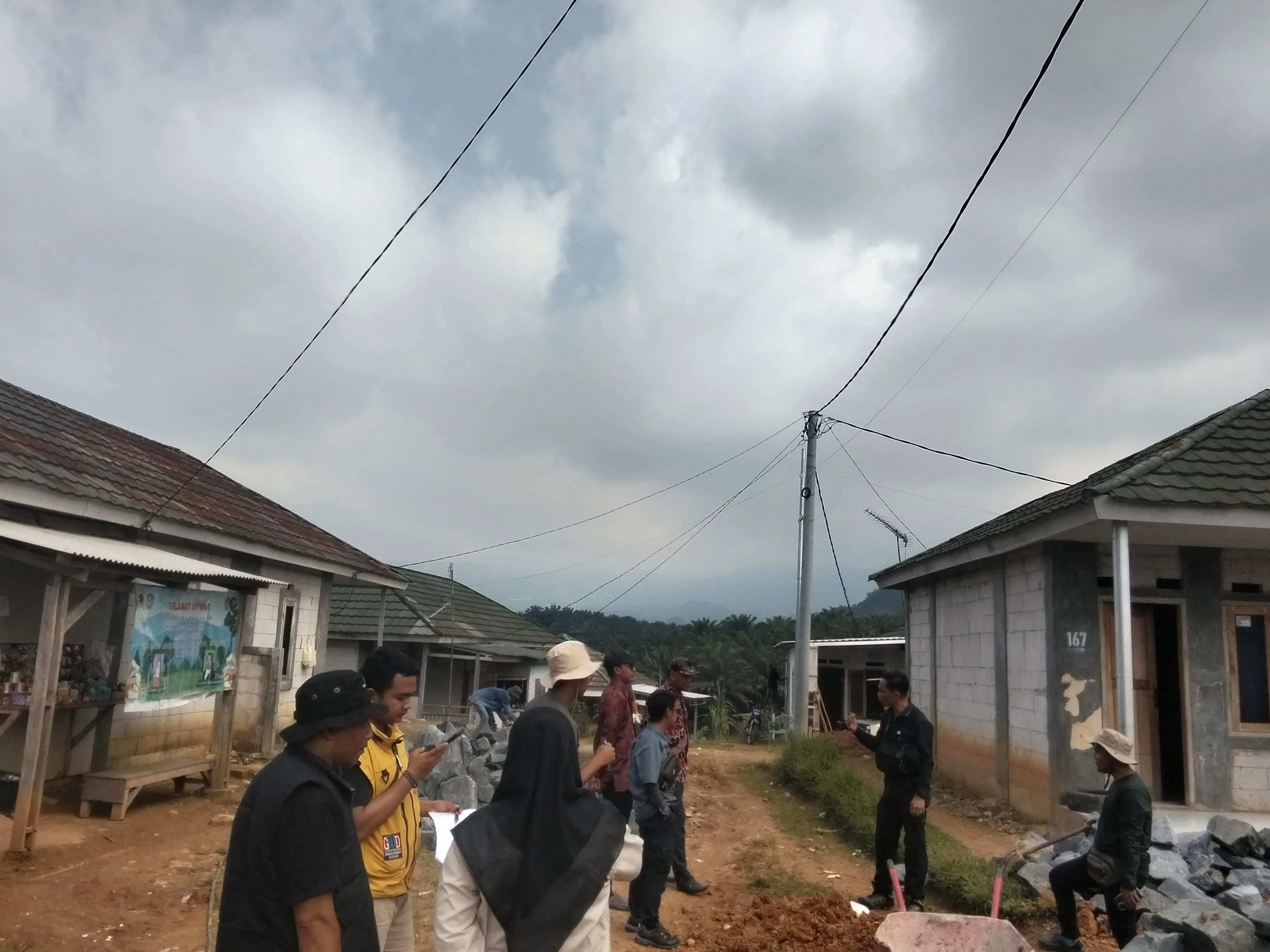 Kabid DPKPP Kabupaten Bogor Tancap Gas Tinjau Huntap di Sukajaya