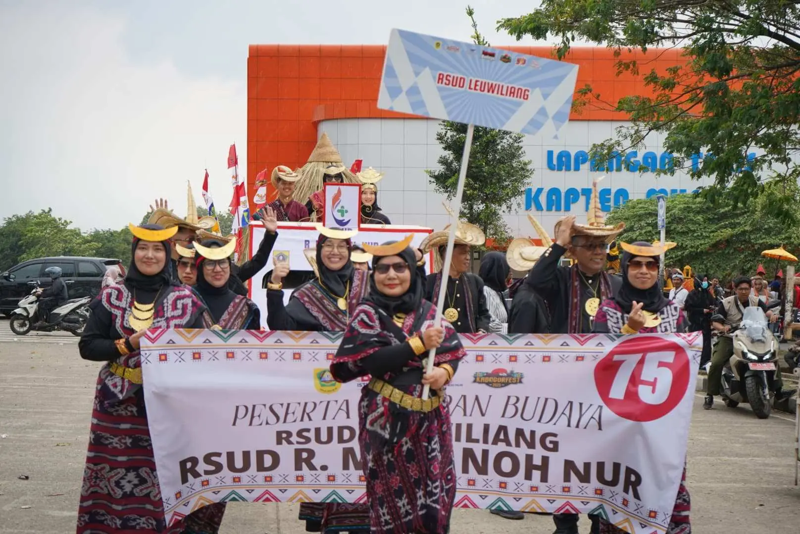 Menyapa Nusantara dari Leuwiliang: RSUD Raden Mohamad Noh Nur Hadirkan Semangat Timur di Helaran HJB ke 543