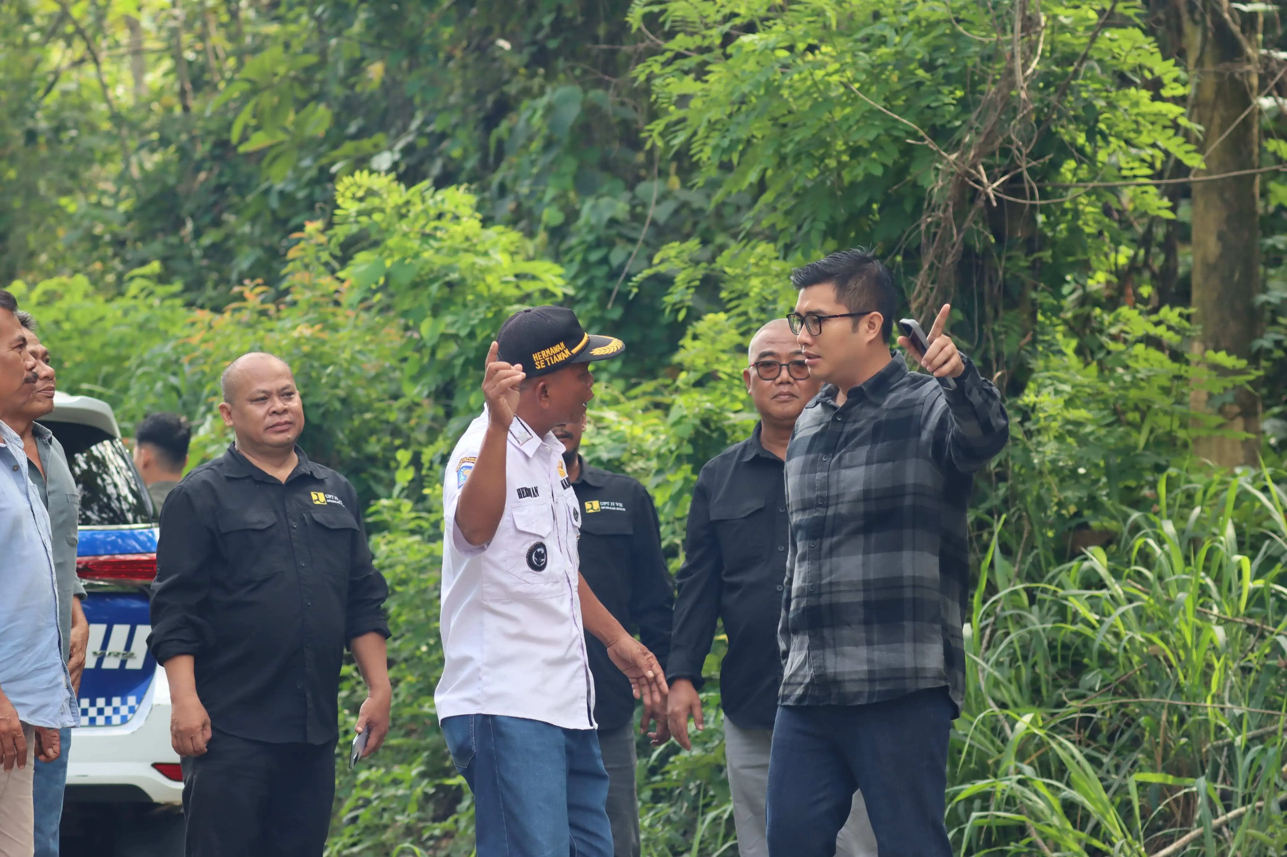 Akses Wisata Jasinga Terhambat Ranting Pohon, Sastra Winara Langsung Tindaklanjuti