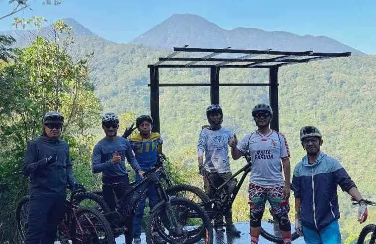 NewRa Agro Adventure Magnet Para Rider Nasional