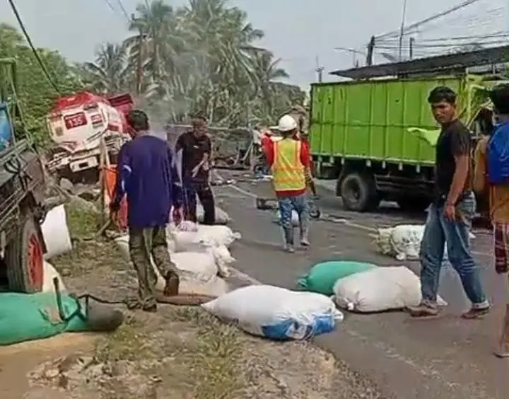 Diduga Rem Blong, Mobil Tangki Pertamina Akibatkan Lakalantas Di Tanjakan Cilame Bogor