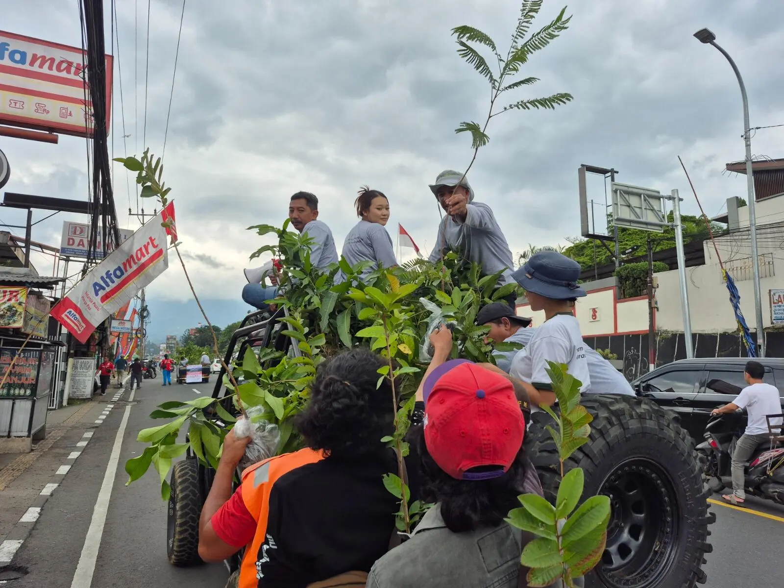PT BAP Gandeng BMSN Bagikan 1000 Bibit Pohon Gratis Di Hari Peringatan World Cleanup Day 2025