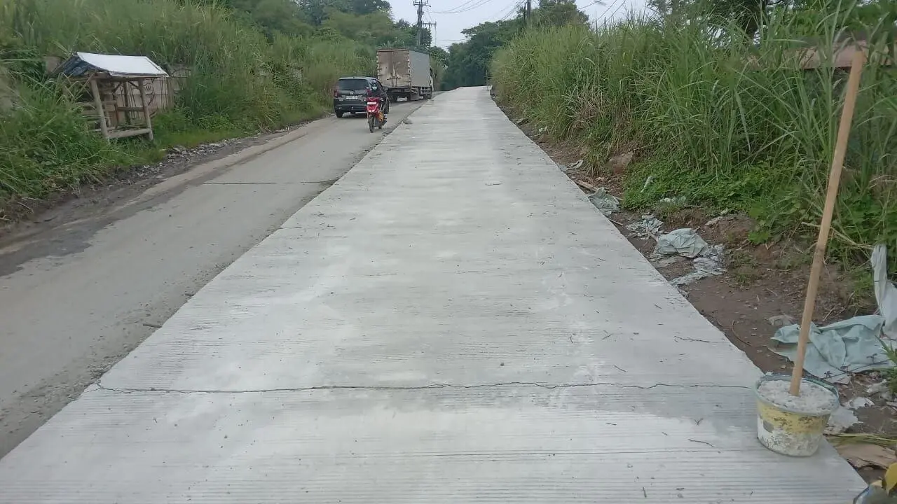 Kualitas Proyek Jalan Rp12 Miliar di Gunungsindur Dipertanyakan, Beton Retak di 4 Titik