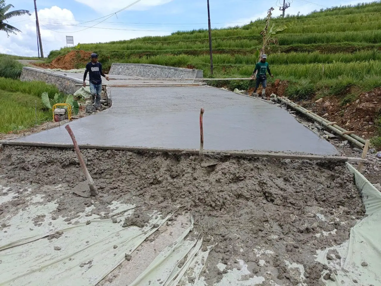 Rekonstruksi Jalan Cigudeg-Kiarasari-Cisangku Berjalan, Infrastruktur Rusak Mulai Ditangani Bertahap