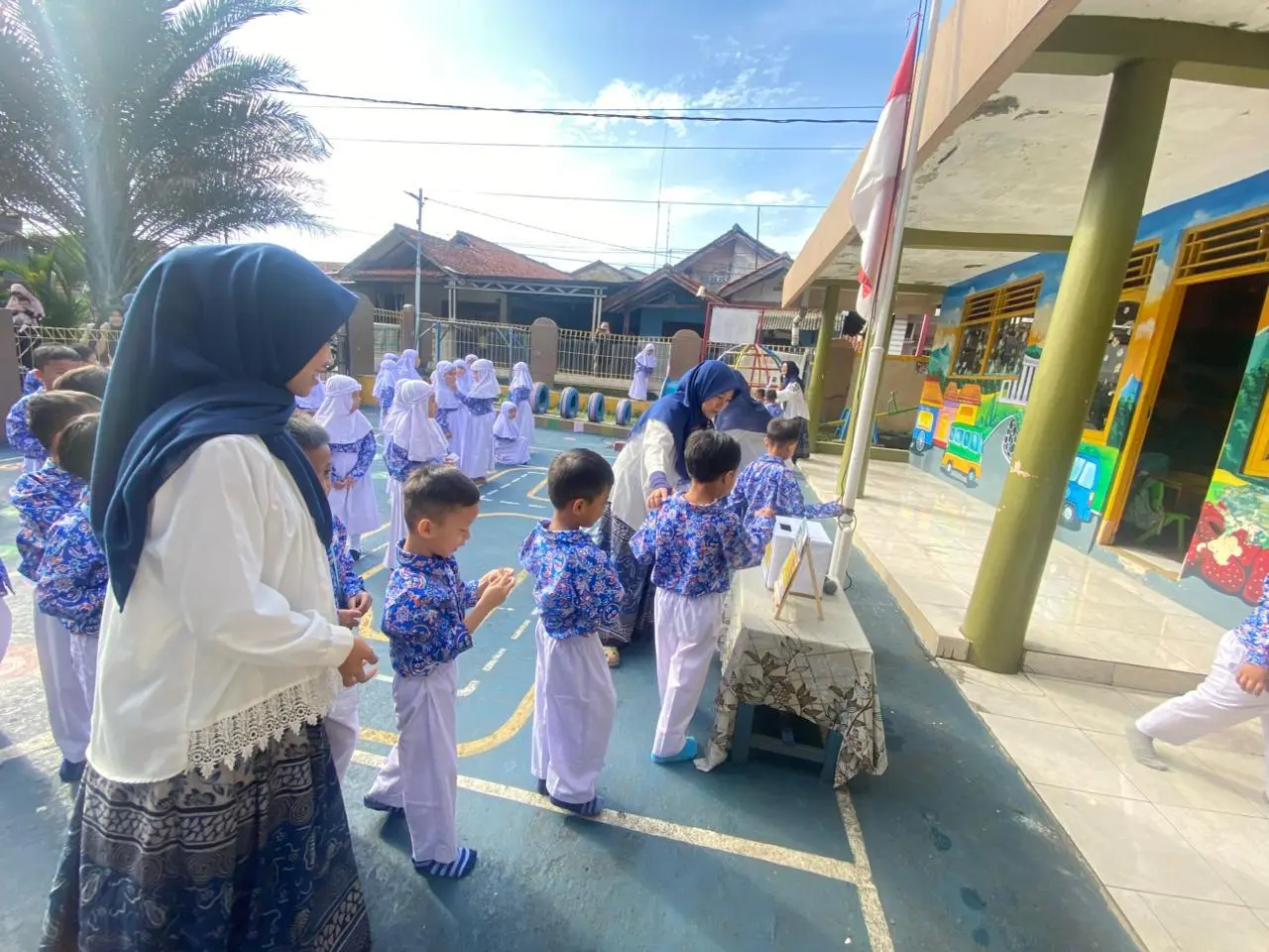 TK Islam Fatmawati Kota Bogor Bangun Karakter Peduli Melalui Aksi Donasi Siswa