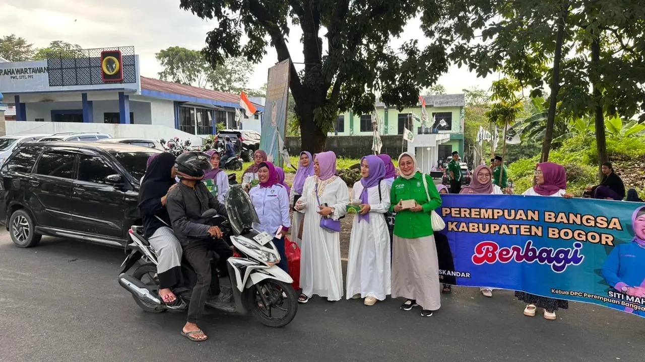 DPC Perempuan Bangsa Kabupaten Bogor Kembali Bagikan Ratusan Takjil di Jalan Tegar Beriman
