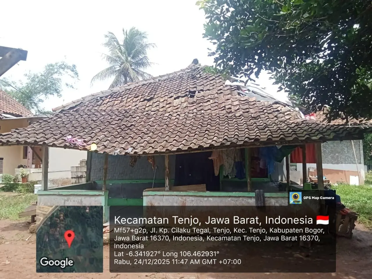 Di Tengah Perumahan Elite, Warga Tenjo Bertahan di Rumah Rapuh
