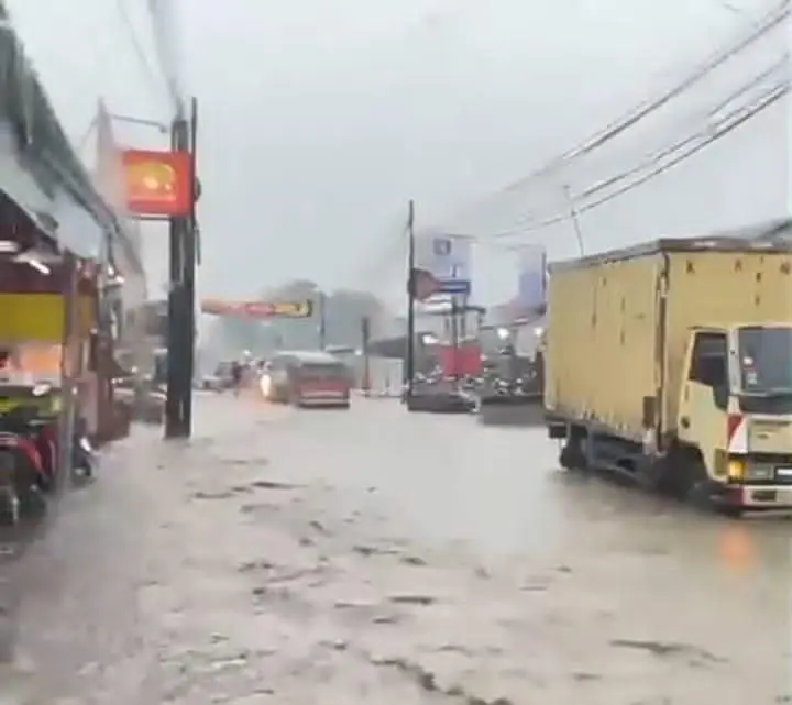 Saluran Mampet, Banjir Genangi Kawasan Cibungbulang Kabupaten Bogor