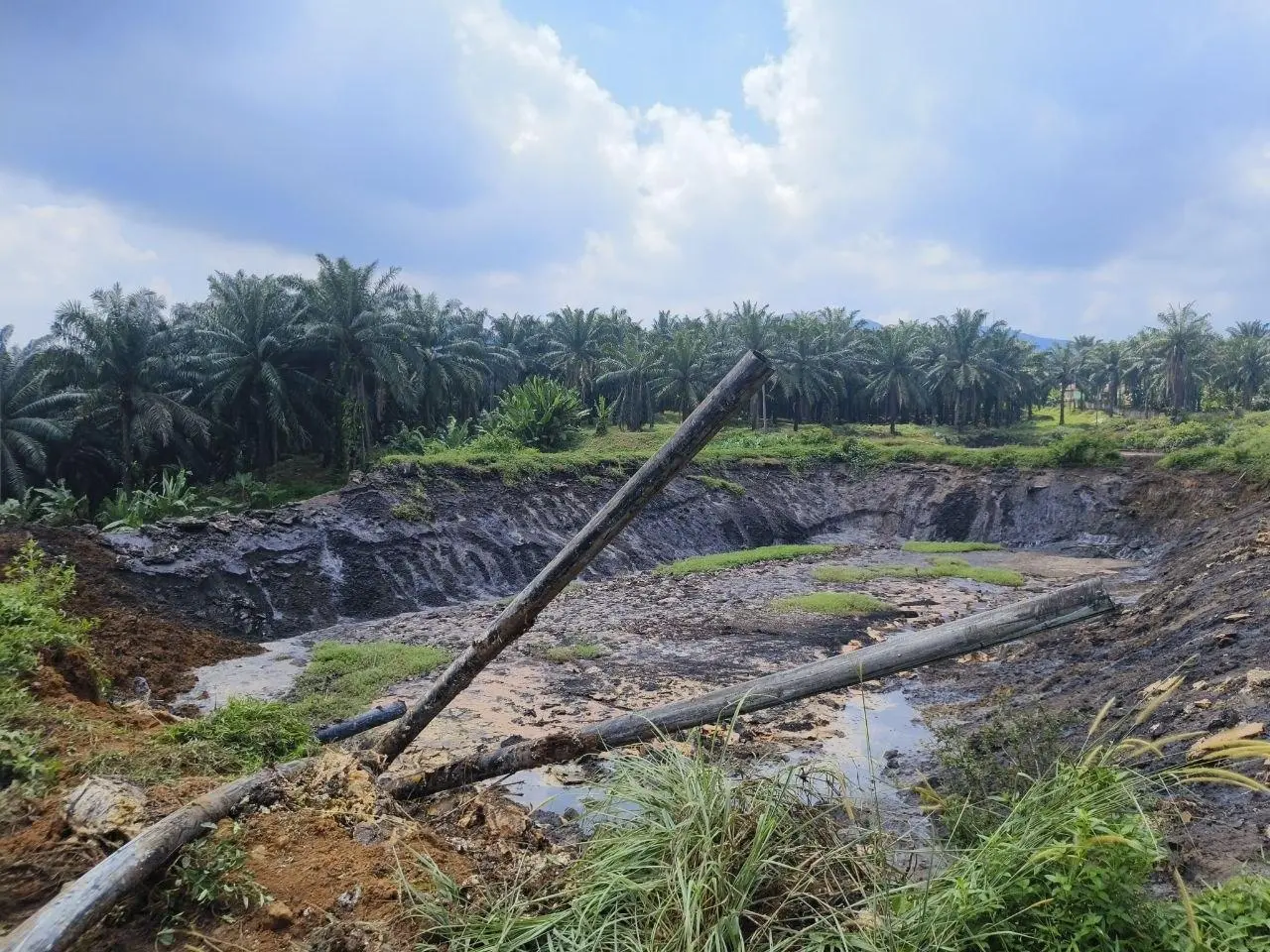 Kolam IPAL PKS Cikasungka Bocor Akibatkan Sungai Cidurian Tercemar, Musyawarah Hasilkan 9 Kesepakatan
