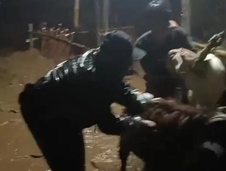 Banjir Landa Rumpin Bogor, Kades Gobang Turun Evakuasi Warga