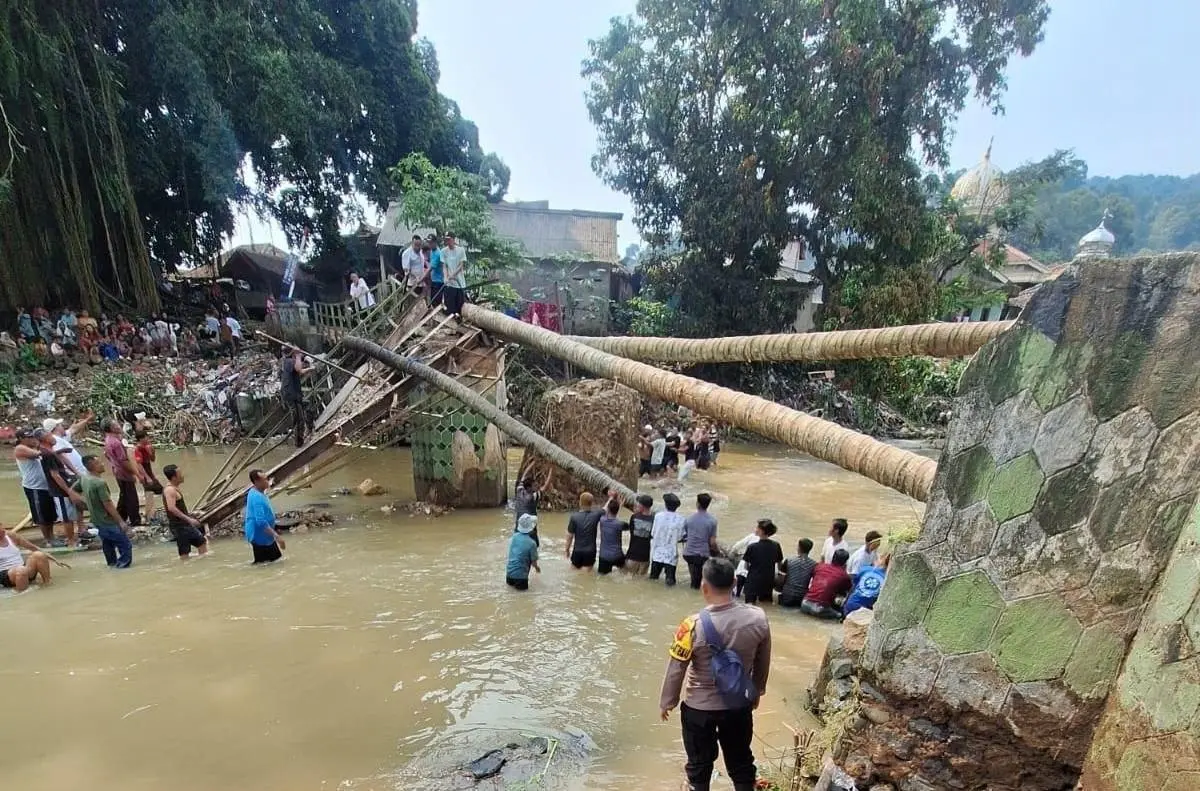 FKBP Minta Gubernur Jabar dan Bupati Bogor Tinjau Korban Banjir Longsor