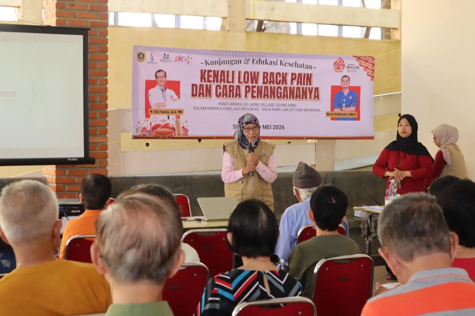 RSUD Moh Noh Nur Gelar Edukasi Kesehatan: Kenali Low Back Pain dan Cara Penanganannya di Panti Werda De Liang Village